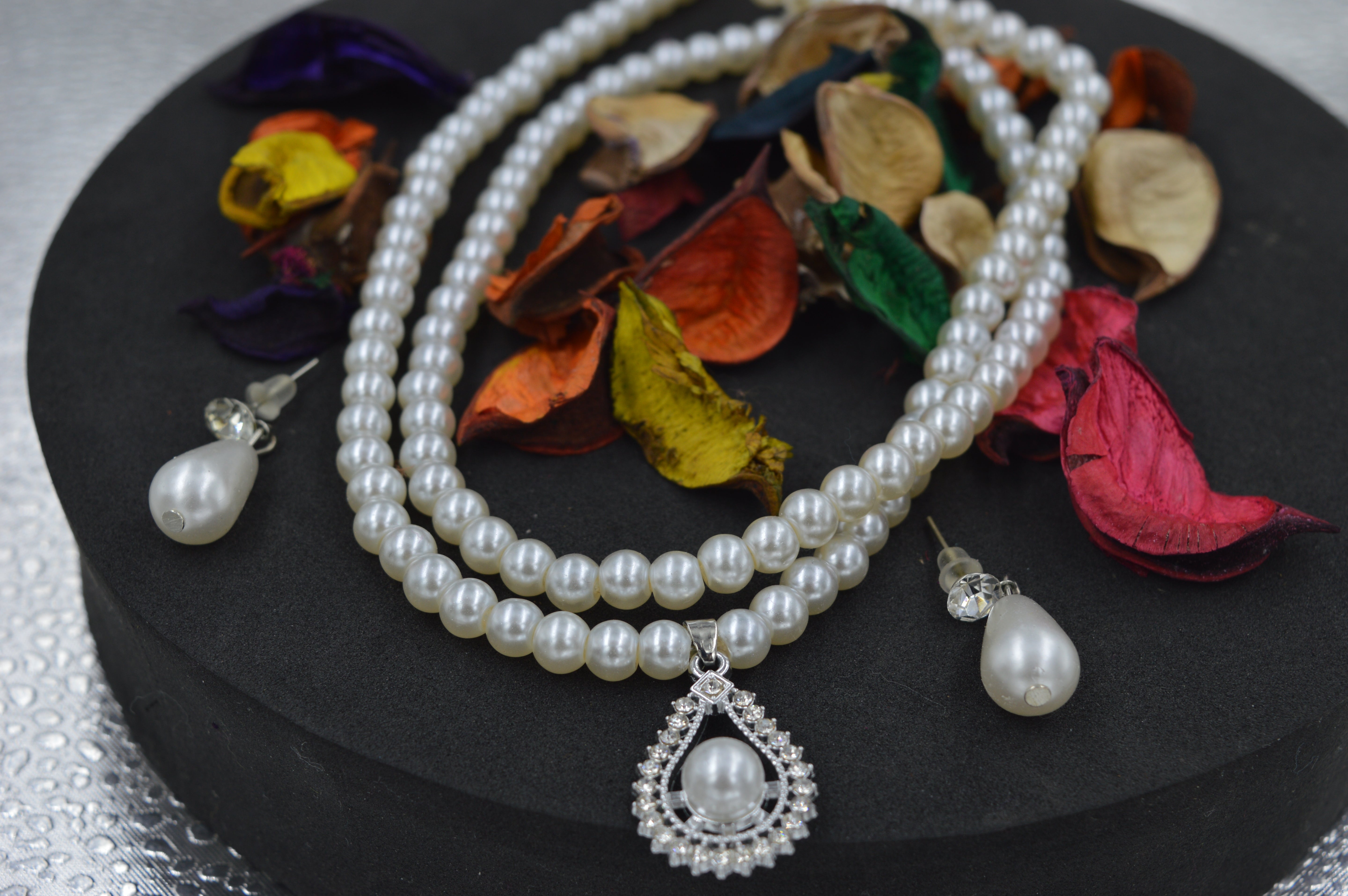 Crystal & Pearl Pendant Set
